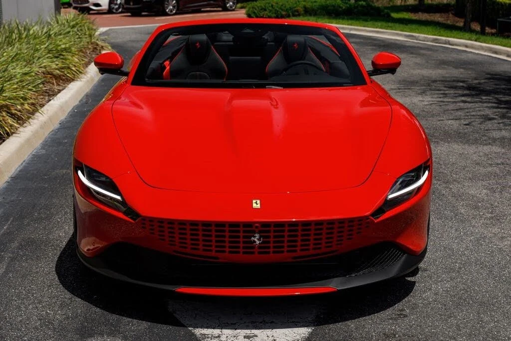 2025 Ferrari Roma Spider - Image 8 of 31