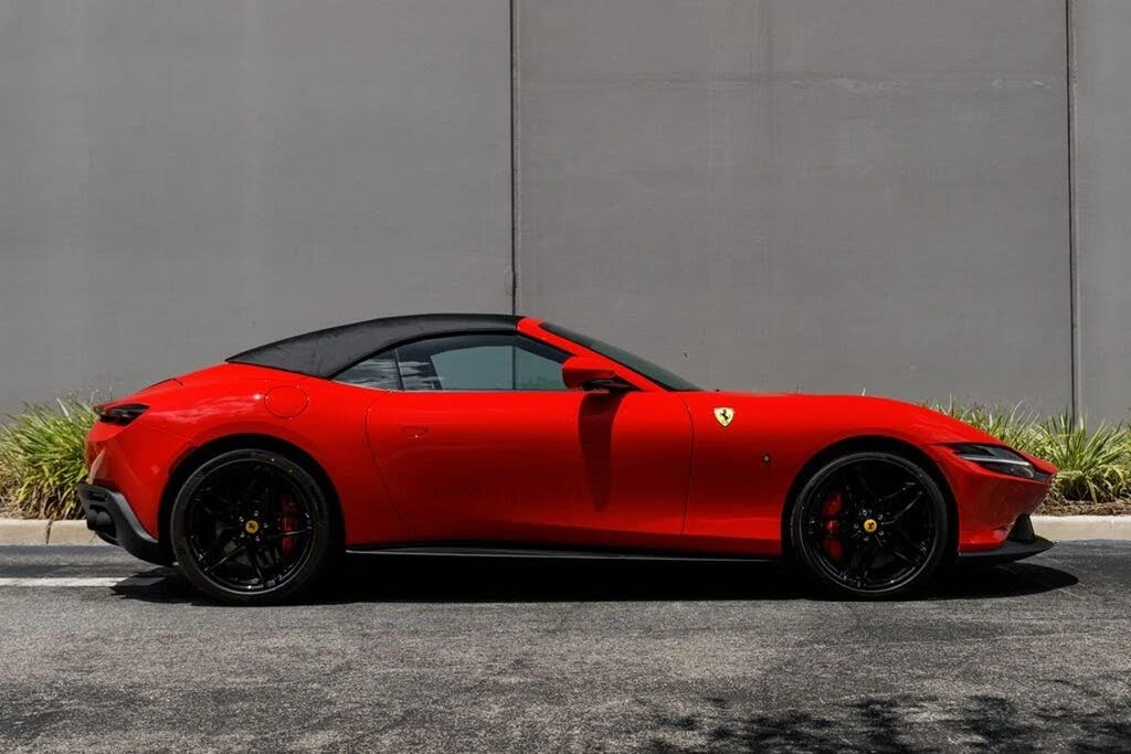 2025 Ferrari Roma Spider - Image 6 of 31