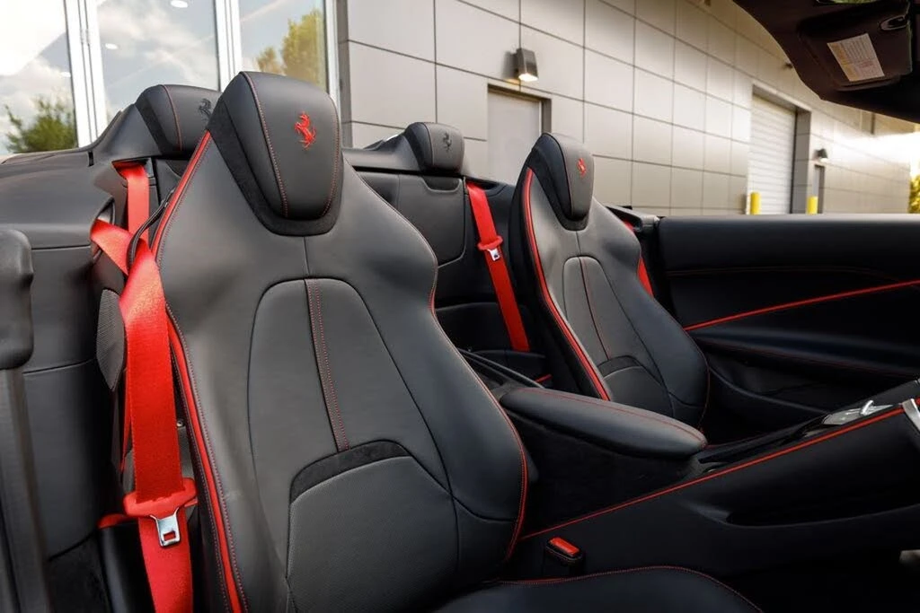 2025 Ferrari Roma Spider - Image 13 of 31