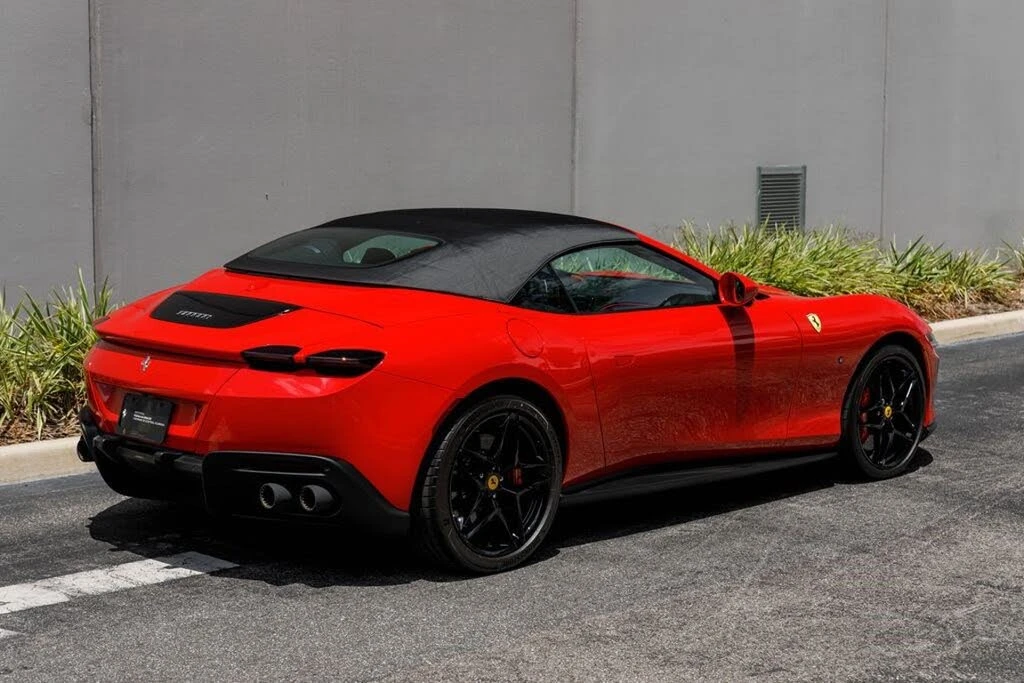 2025 Ferrari Roma Spider - Image 5 of 31