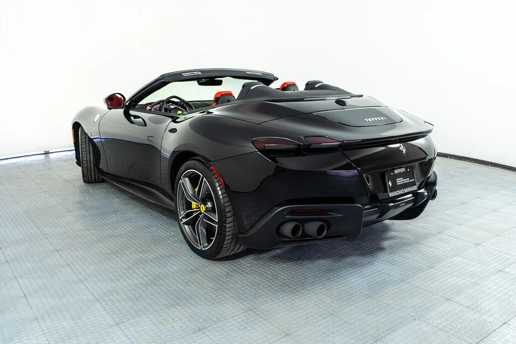 2025 Ferrari Roma Spider - Image 2 of 31