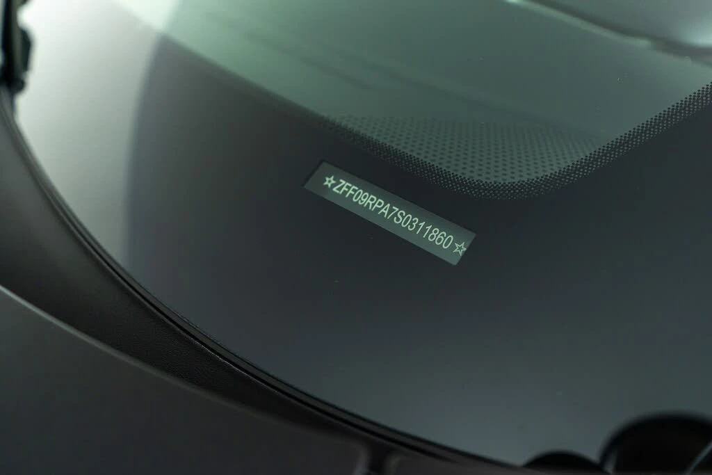 2025 Ferrari Roma Spider - Image 10 of 31