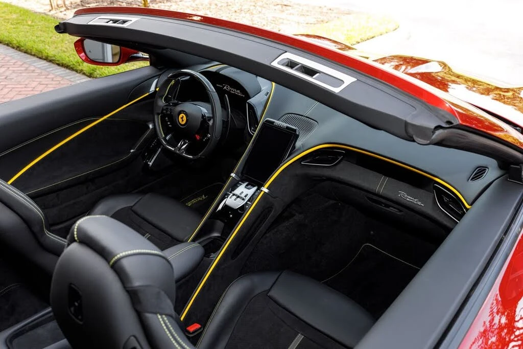2025 Ferrari Roma Spider - Image 19 of 31