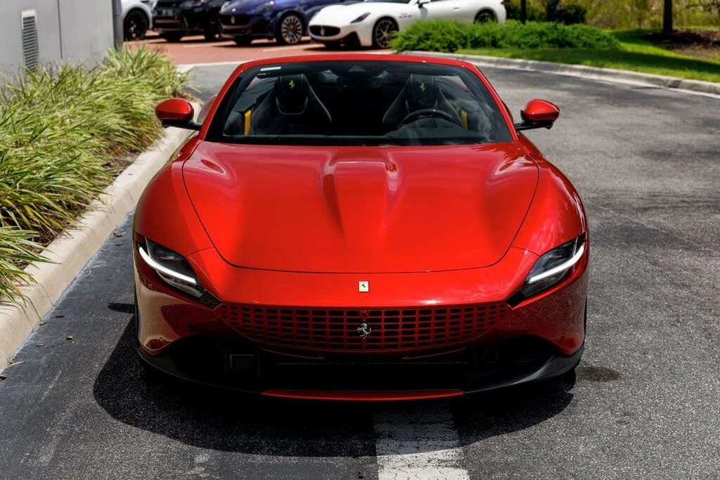 2025 Ferrari Roma Spider - Image 8 of 31