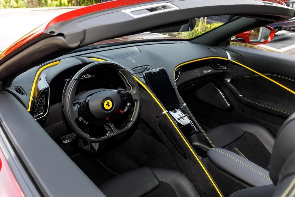 2025 Ferrari Roma Spider - Image 22 of 31