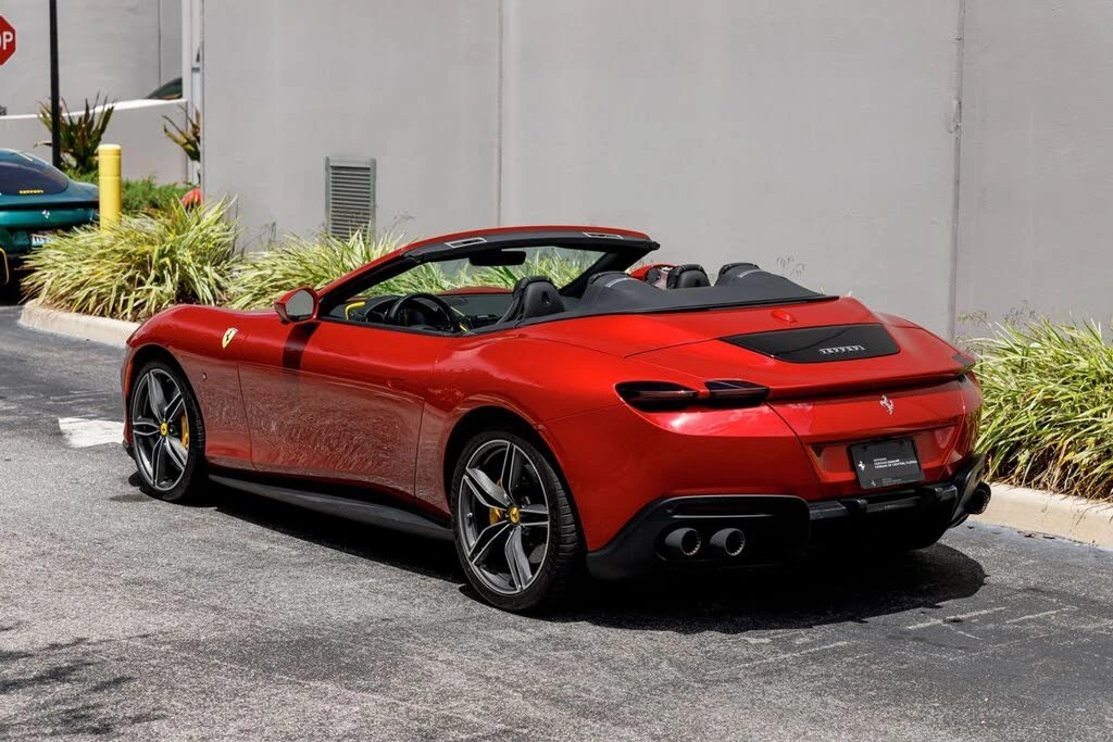 2025 Ferrari Roma Spider - Image 3 of 31