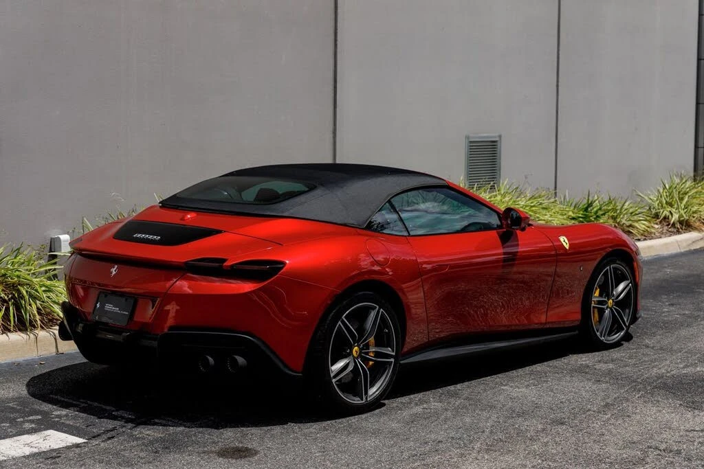 2025 Ferrari Roma Spider - Image 5 of 31