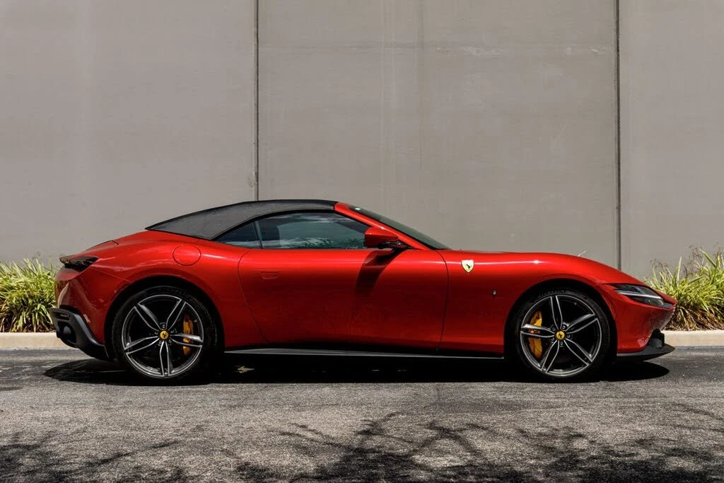 2025 Ferrari Roma Spider - Image 6 of 31