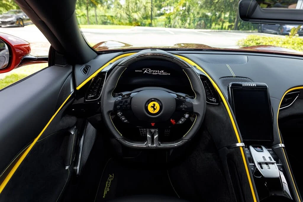 2025 Ferrari Roma Spider - Image 21 of 31