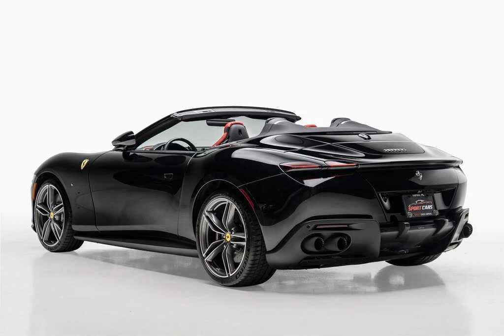 2025 Ferrari Roma Spider - Image 12 of 31