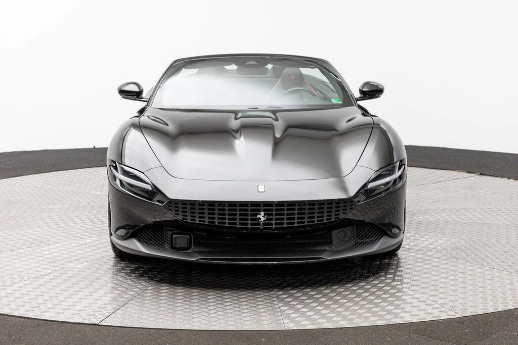 2025 Ferrari Roma Spider - Image 10 of 31