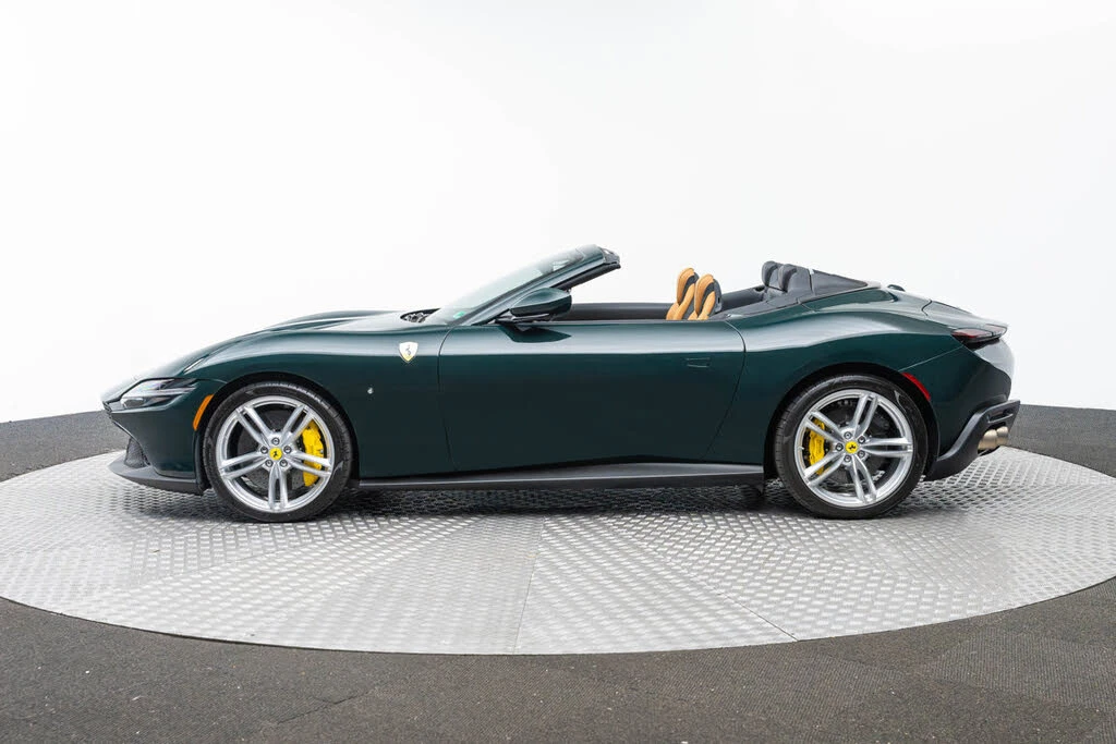 2025 Ferrari Roma Spider - Image 2 of 31