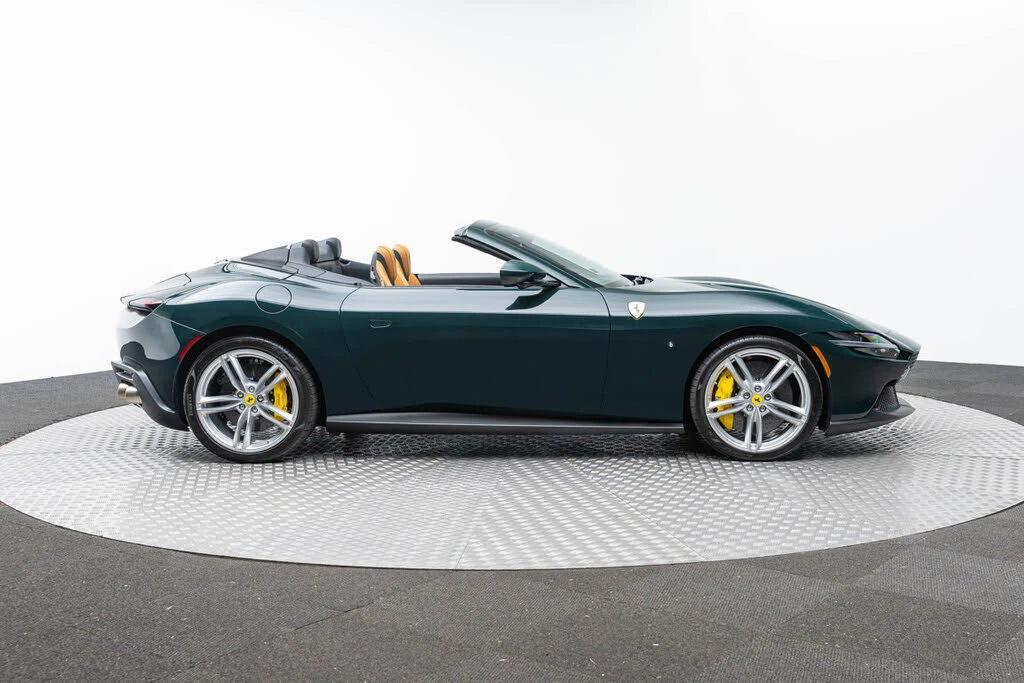 2025 Ferrari Roma Spider - Image 9 of 31