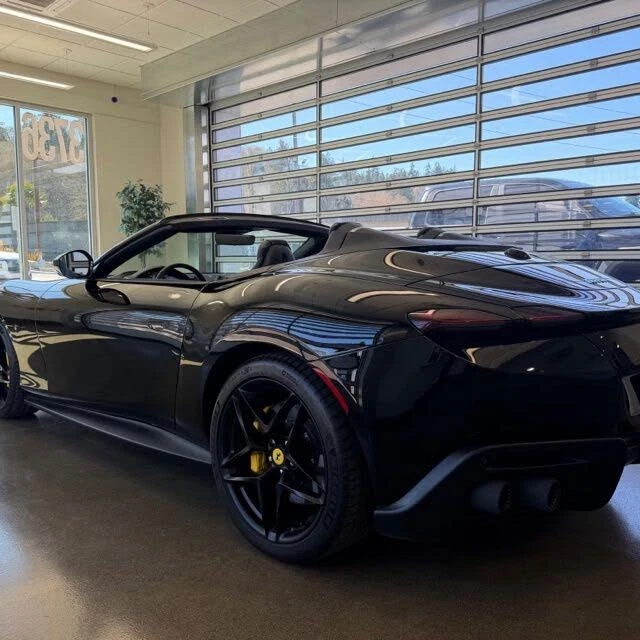 2025 Ferrari Roma Spider - Image 5 of 7