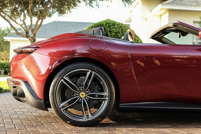 2025 Ferrari Roma Spider - Image 10 of 31
