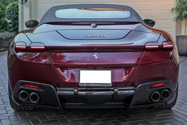 2025 Ferrari Roma Spider - Image 17 of 31