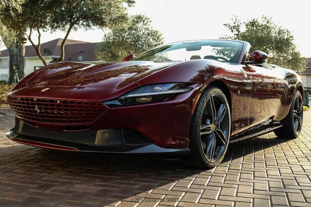 2025 Ferrari Roma Spider - Image 14 of 31