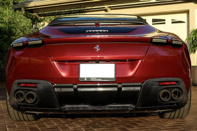 2025 Ferrari Roma Spider - Image 7 of 31