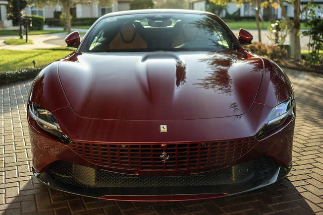 2025 Ferrari Roma Spider - Image 21 of 31
