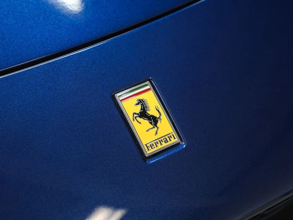 2025 Ferrari Roma Spider - Image 6 of 31
