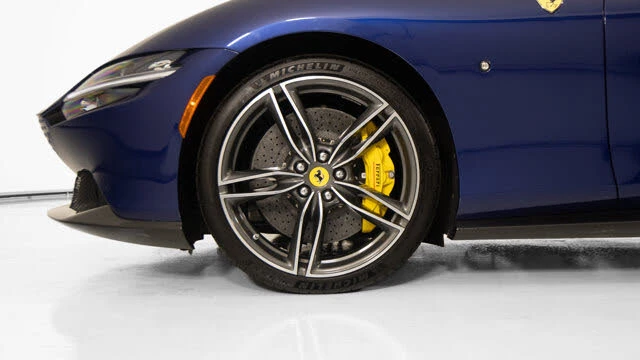 2025 Ferrari Roma Spider - Image 10 of 20