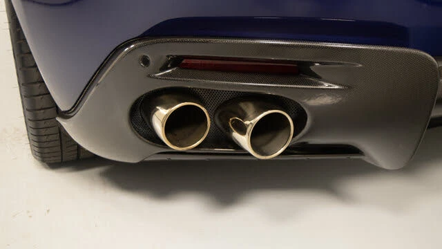 2025 Ferrari Roma Spider - Image 18 of 20