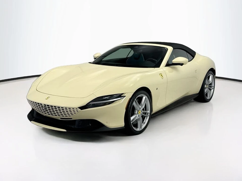 2025 Ferrari Roma Spider - Image 9 of 31