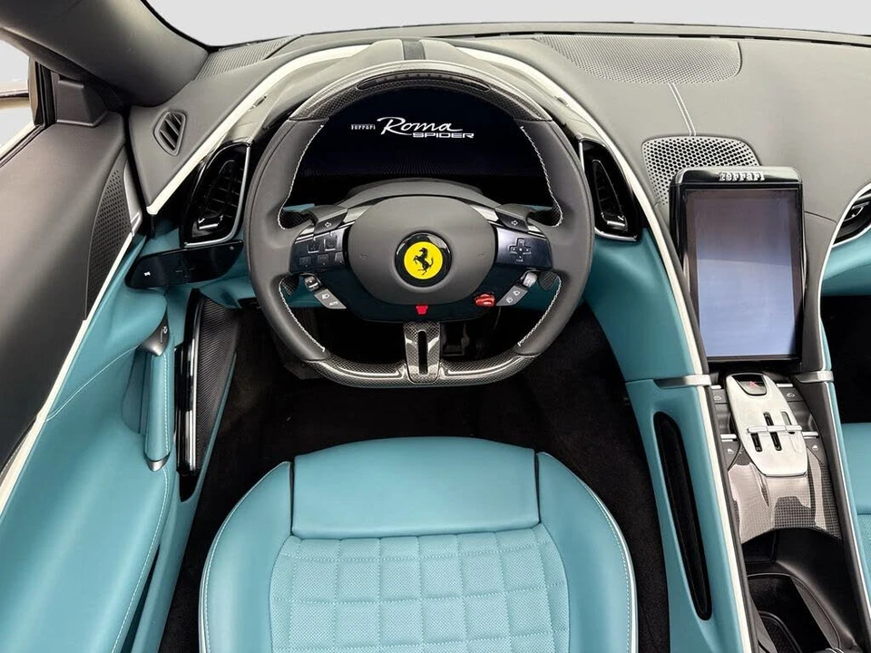 2025 Ferrari Roma Spider - Image 19 of 31