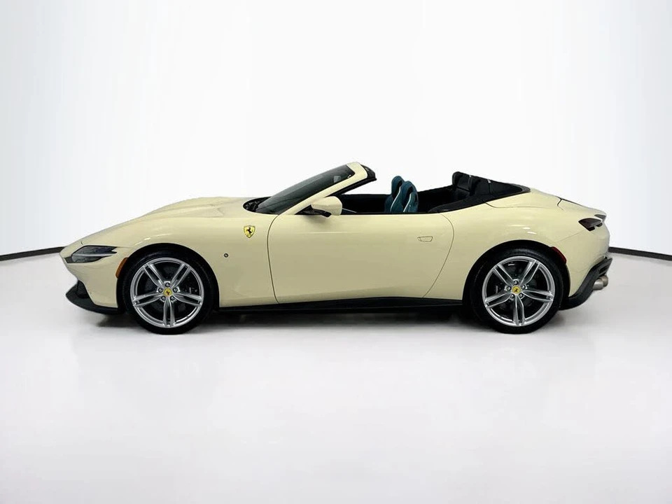 2025 Ferrari Roma Spider - Image 8 of 31