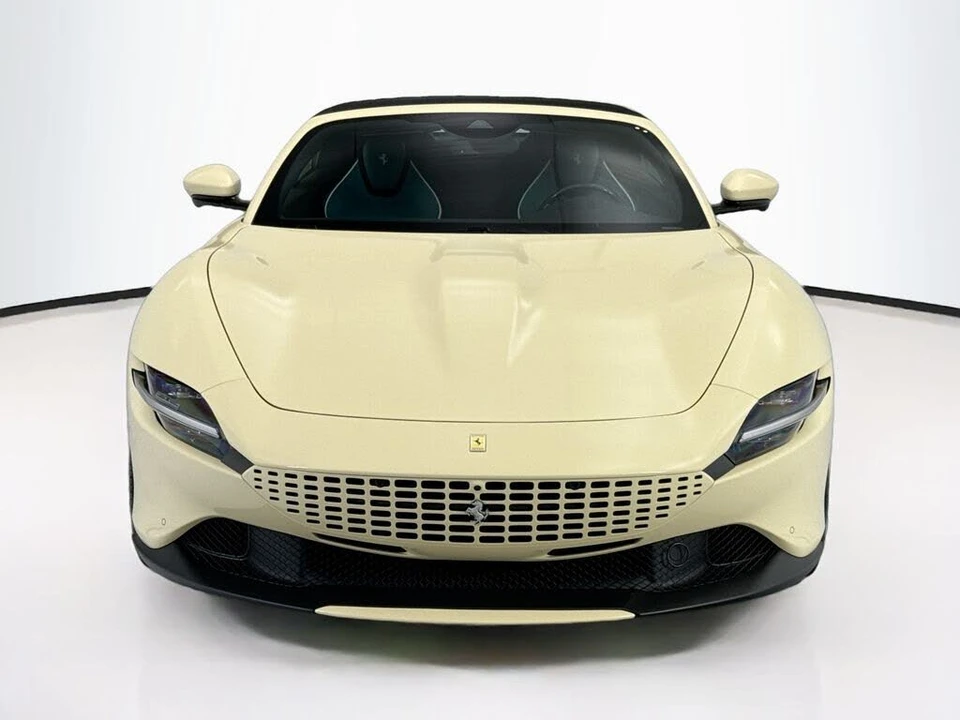2025 Ferrari Roma Spider - Image 10 of 31