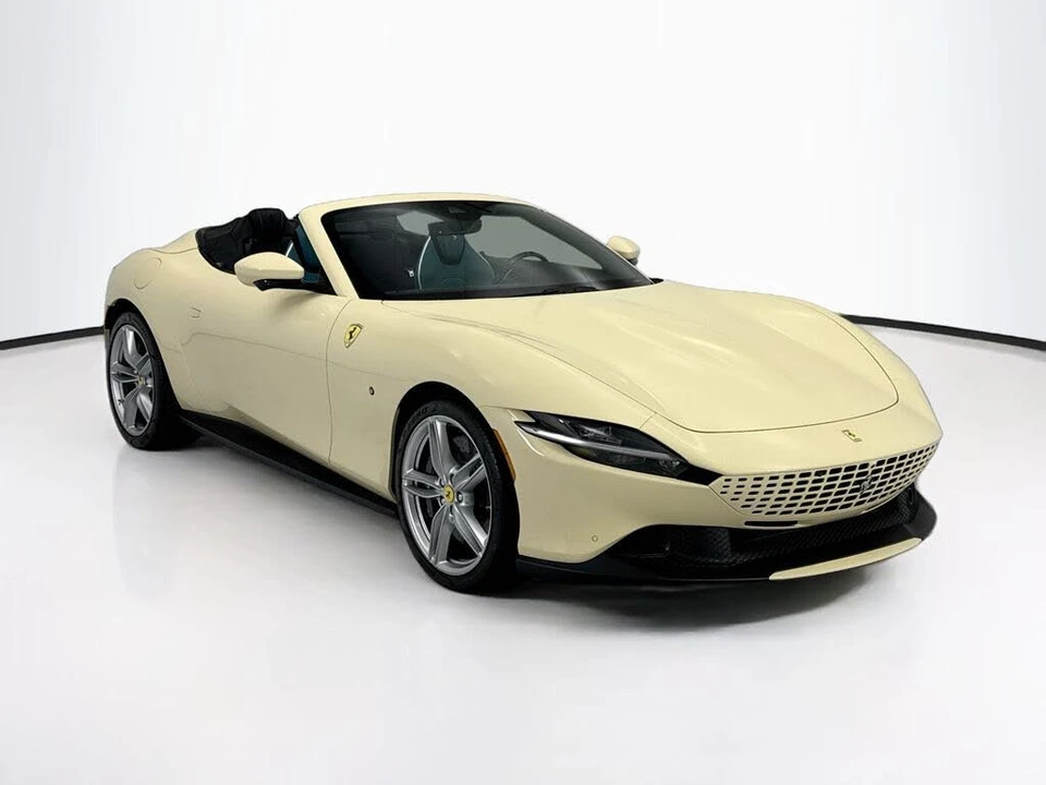 2025 Ferrari Roma Spider - Image 3 of 31