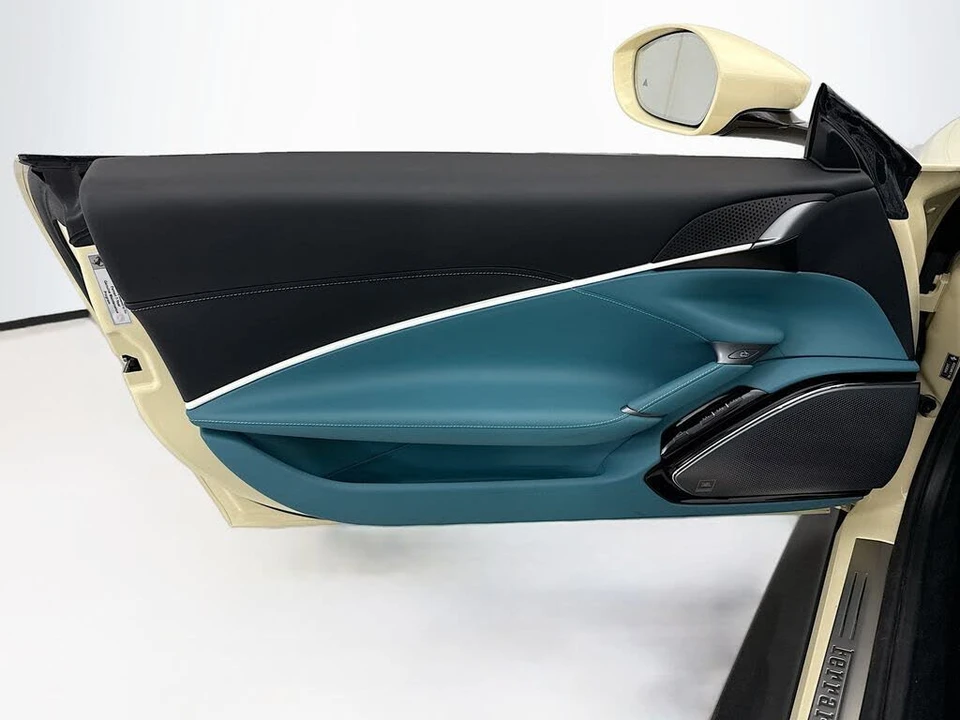 2025 Ferrari Roma Spider - Image 31 of 31
