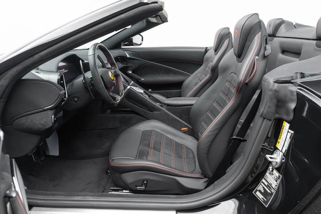 2025 Ferrari Roma Spider - Image 5 of 31