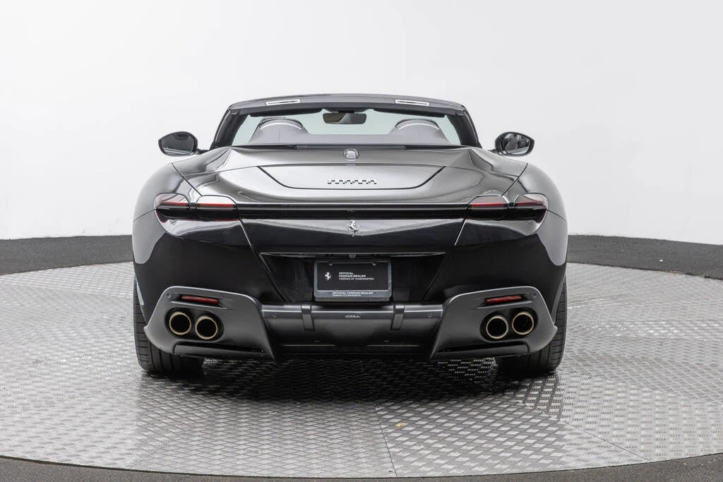 2025 Ferrari Roma Spider - Image 8 of 31