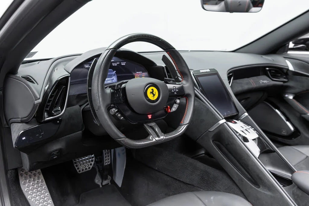 2025 Ferrari Roma Spider - Image 4 of 31