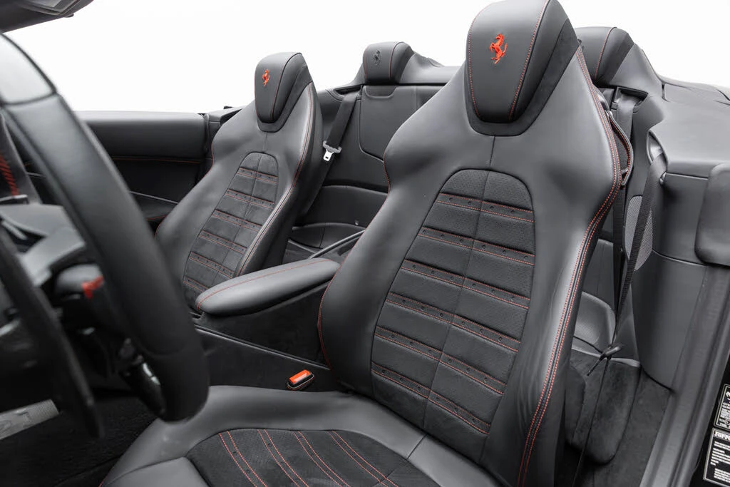 2025 Ferrari Roma Spider - Image 30 of 31