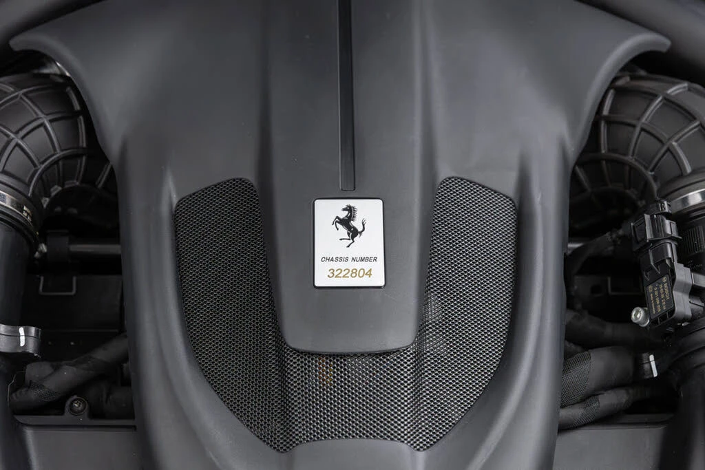 2025 Ferrari Roma Spider - Image 25 of 31