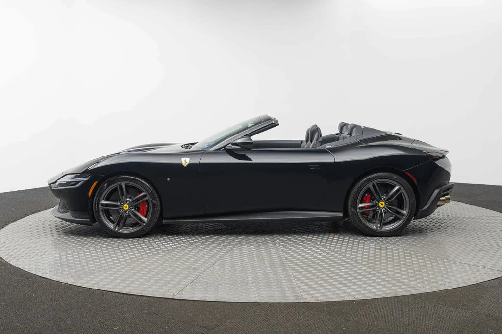 2025 Ferrari Roma Spider - Image 2 of 31