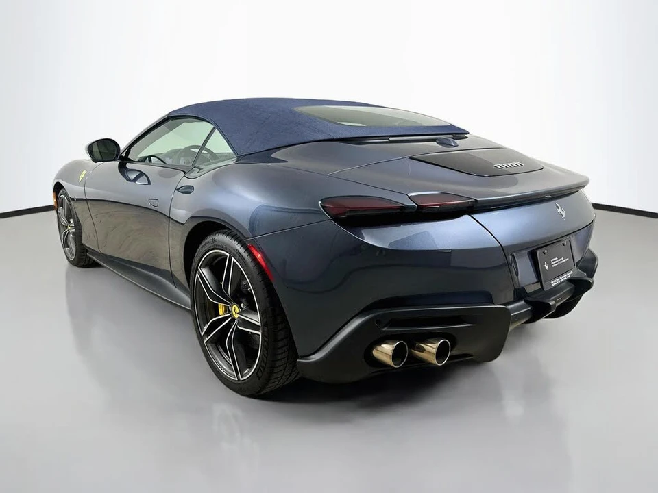 2025 Ferrari Roma Spider - Image 7 of 31