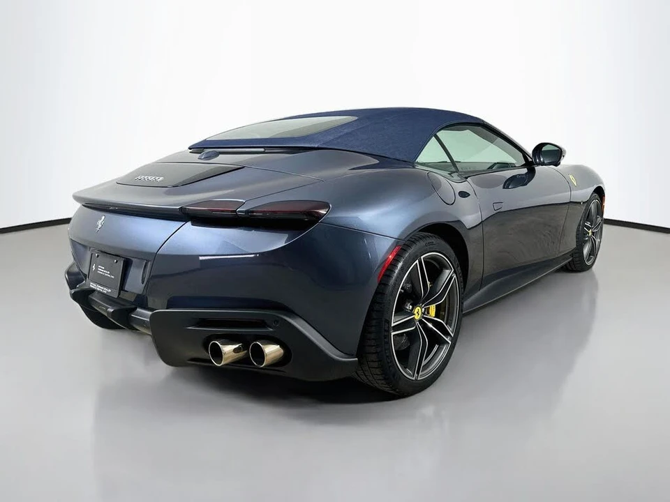 2025 Ferrari Roma Spider - Image 5 of 31
