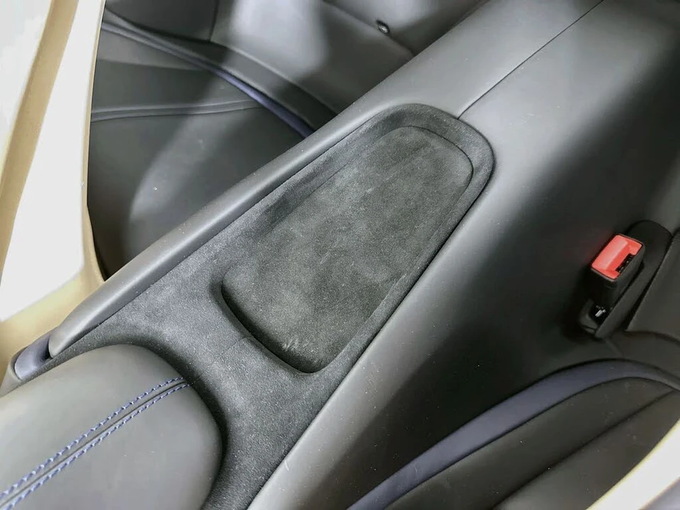 2025 Ferrari Roma Spider - Image 31 of 31