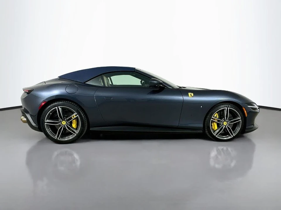 2025 Ferrari Roma Spider - Image 4 of 31