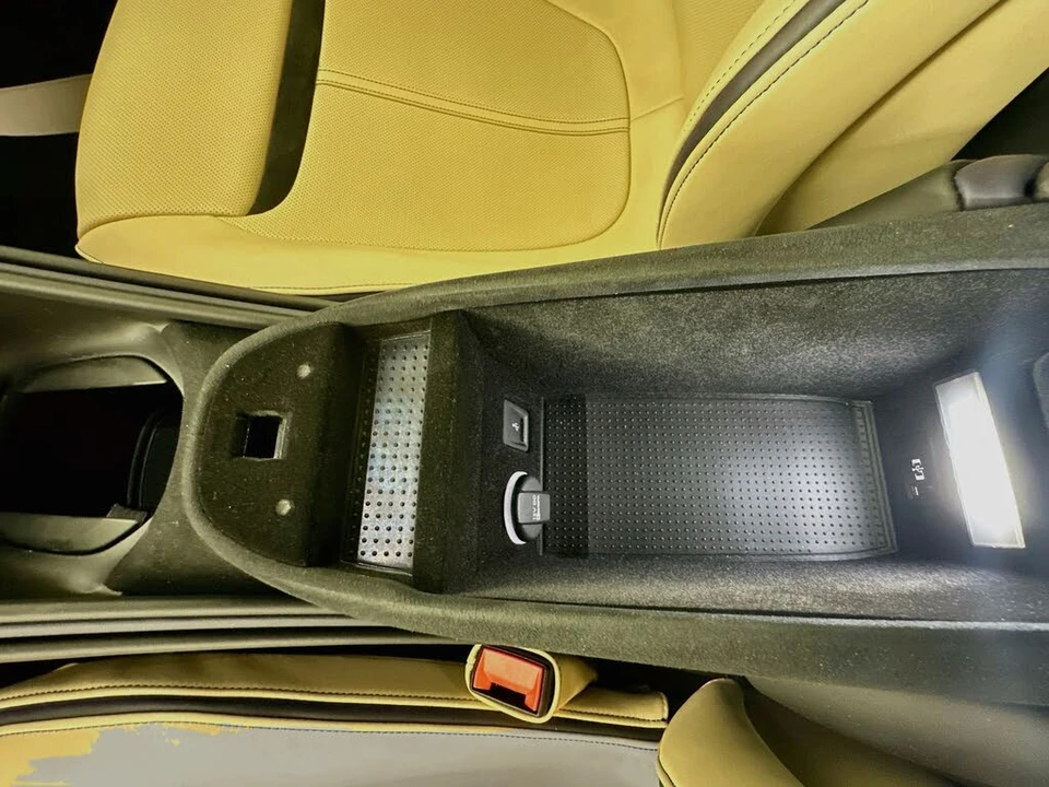 2025 Ferrari Roma Spider - Image 30 of 31