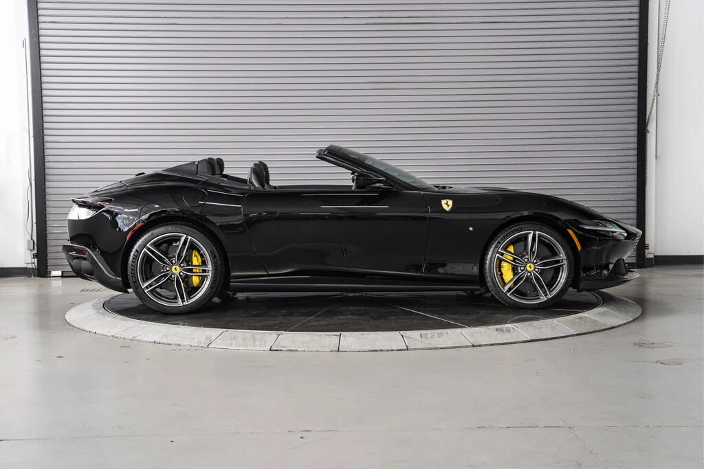 2025 Ferrari Roma Spider - Image 6 of 31