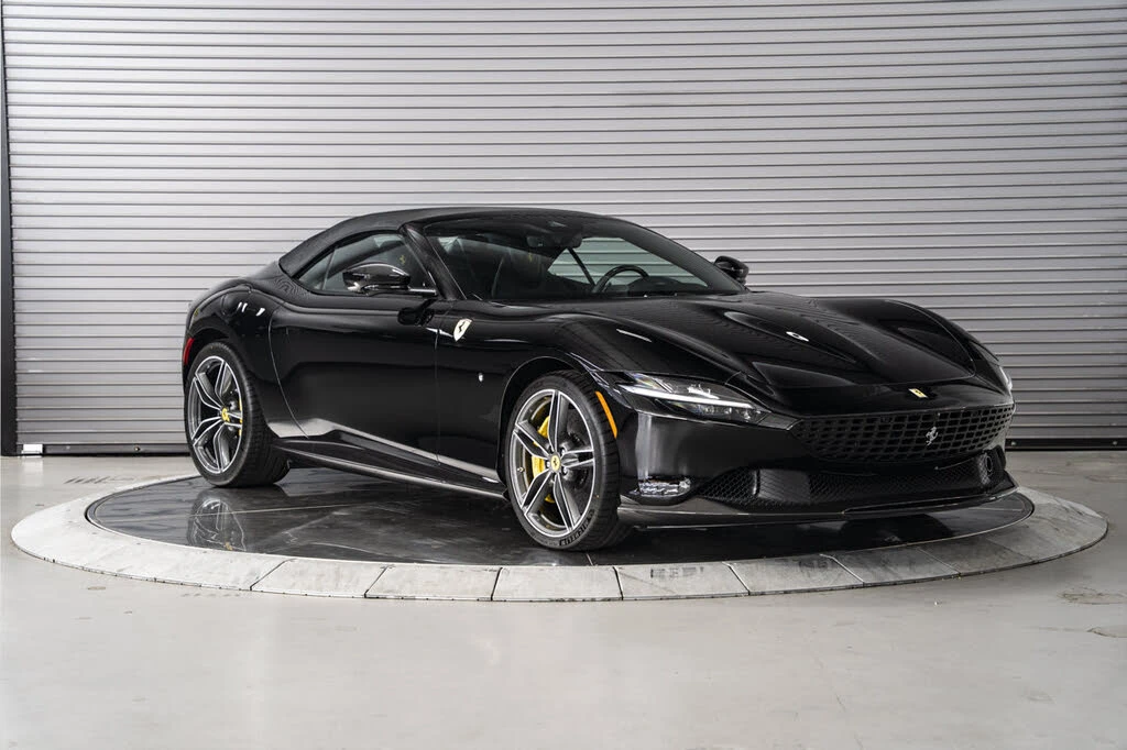 2025 Ferrari Roma Spider - Image 9 of 31
