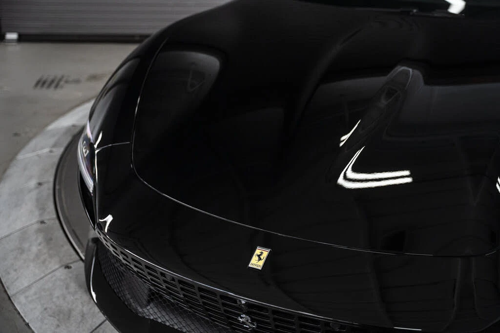 2025 Ferrari Roma Spider - Image 25 of 31
