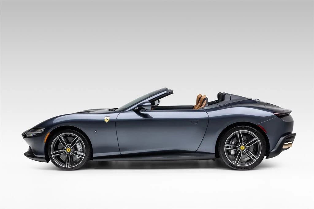 2025 Ferrari Roma Spider - Image 3 of 31