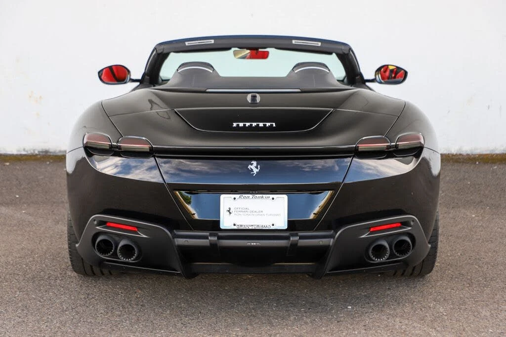 2025 Ferrari Roma Spider - Image 7 of 31