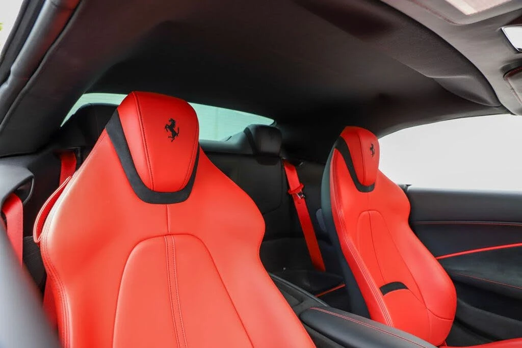 2025 Ferrari Roma Spider - Image 6 of 31