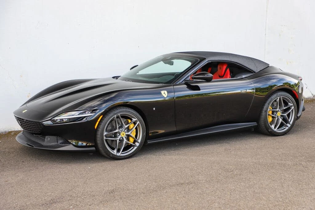 2025 Ferrari Roma Spider - Image 19 of 31